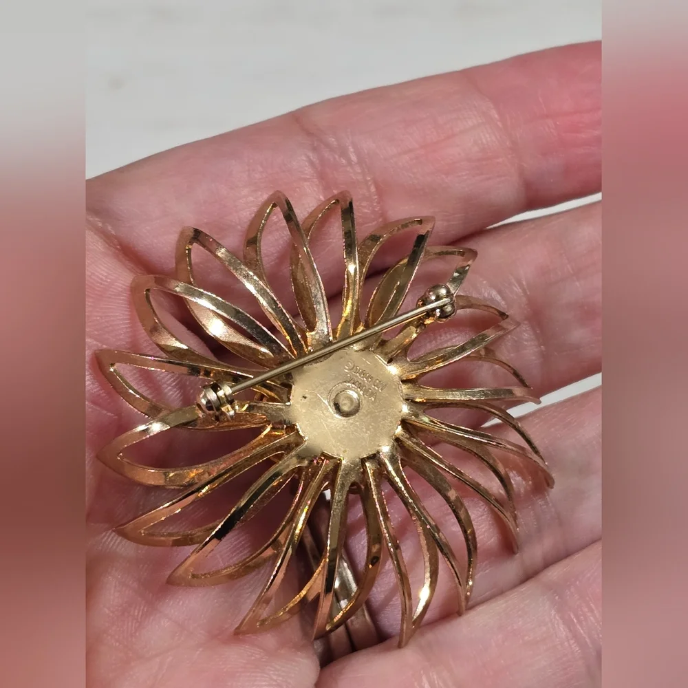 Sarah Coventry Canada Aurora Borealis Rhinestone & Metal Flower Vintage Brooch